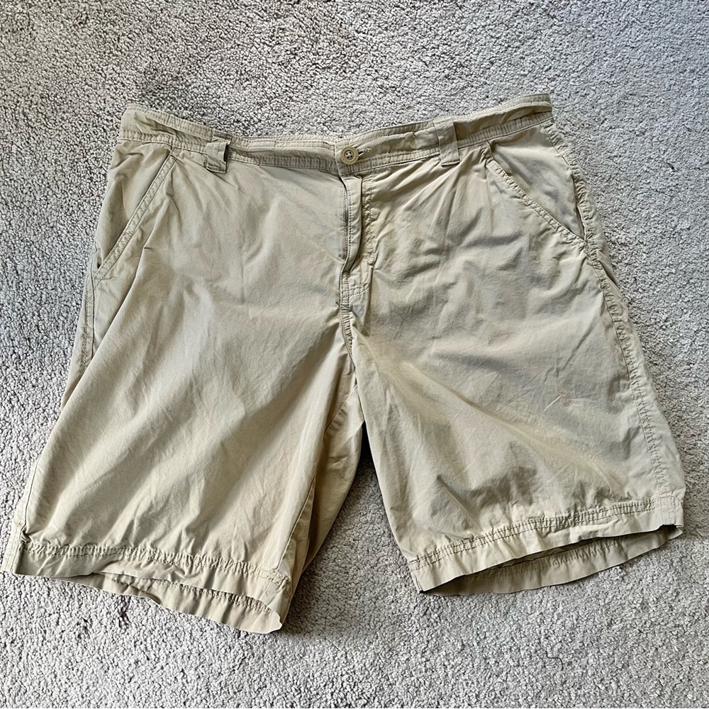 Columbia Sportswear Company Men’s Flat Front Shorts Size 36